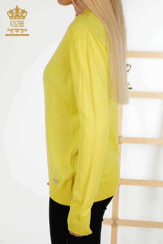 Maglieria da donna all'ingrosso maglione collo alto basic giallo - 16663 | KAZEE