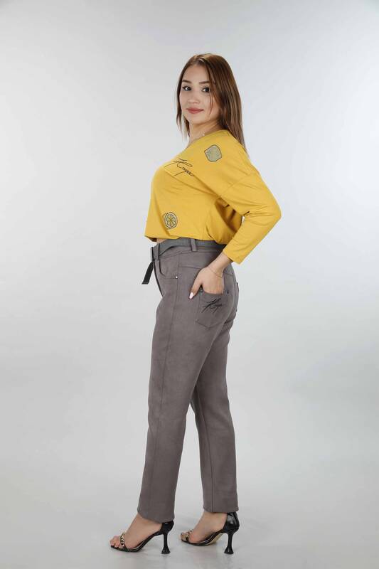 Pantaloni da donna all'ingrosso con dettaglio ricamo tasca logo Kazee - 3358 | KAZEE