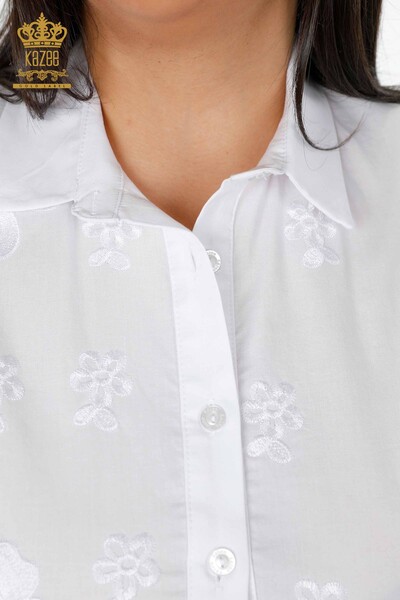 قميص نسائي للبيع بالجملة موديل أمريكي قطن مطرز بالزهور - 20206 | كازي - Thumbnail