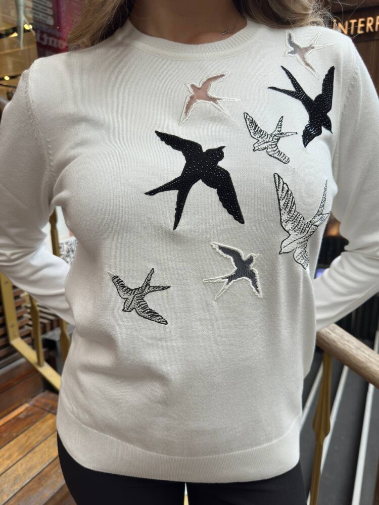 كنزة صوفية محبوكة - بنقشة طيور - لون بيج فاتح - 31064 | كازي (طقم من 3 قطع بمقاسات M-L-XL) - 4