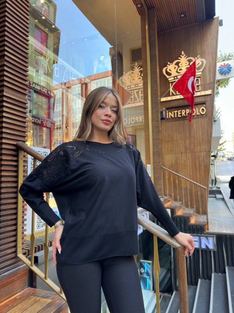 كنزة محبوكة - بتفاصيل من التول - أسود - 32174 | كازي (طقم من 3 قطع مقاس XL-2XL-3XL) - 2