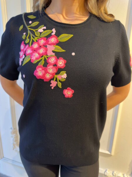 كنزة محبوكة - تطريز زهري - أسود - 32040 | كازي (طقم من 3 قطع M-L-XL) - 4