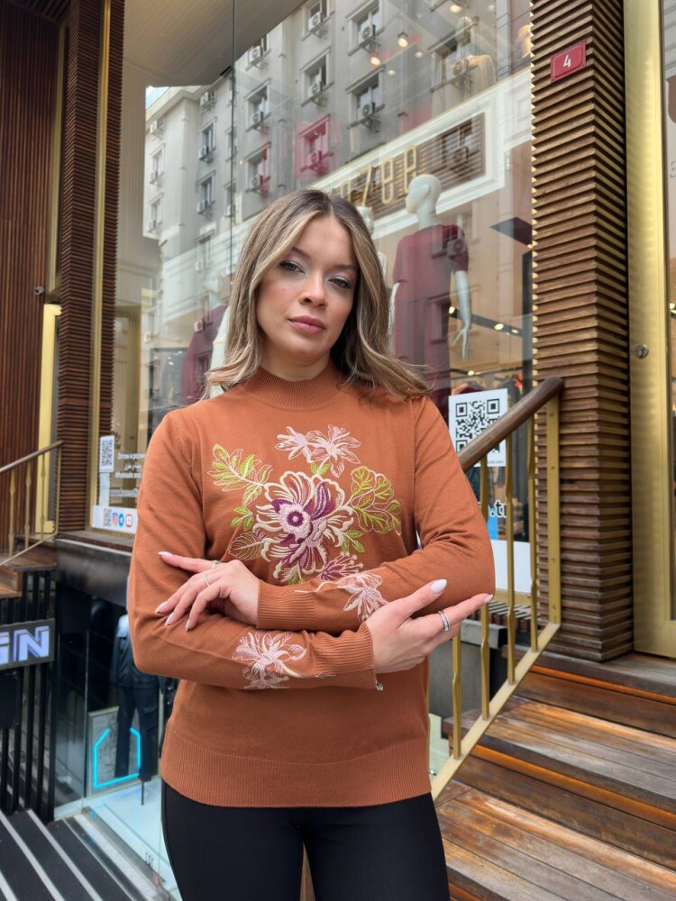 كنزة محبوكة - تطريز زهري - لون بني فاتح - 32088 | كازي (طقم من 3 قطع M-L-XL) - 3