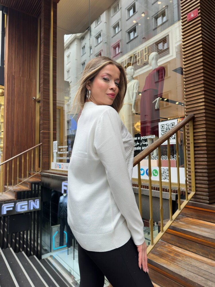 كنزة محبوكة - مزينة بالأحجار - لون بيج فاتح - 32065 | كازي (طقم من 3 قطع L-XL-2XL) - 6