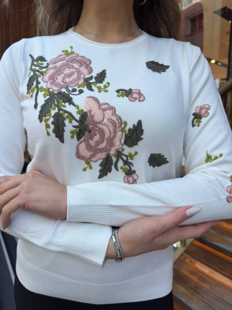 كنزة محبوكة - مزينة بالأحجار - لون بيج فاتح - 32035 | كازي (طقم من 3 قطع M-L-XL) - 4