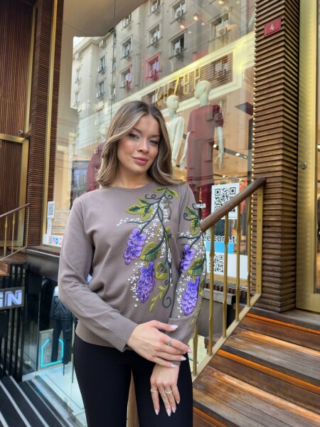 كنزة صوفية محبوكة برقبة دائرية، بيج - 32253 | كازي (طقم من 3 قطع L-XL-2XL) - 3