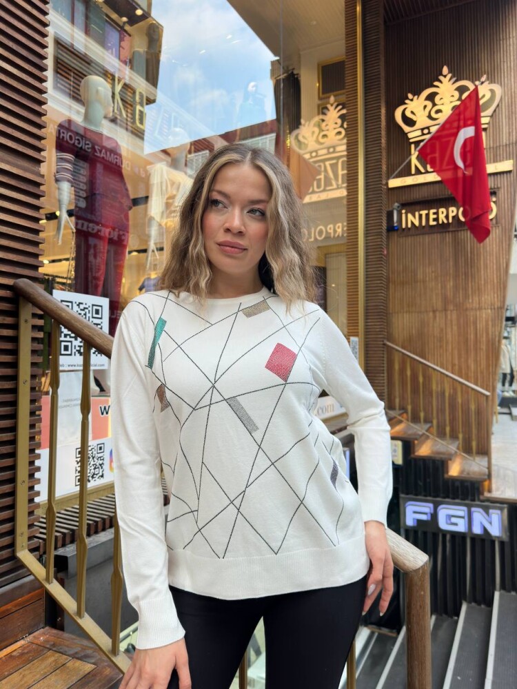 كنزة صوفية محبوكة - رقبة دائرية - لون بيج فاتح - 31874 | كازي (طقم من 3 قطع مقاس XL-2XL-3XL) - 3