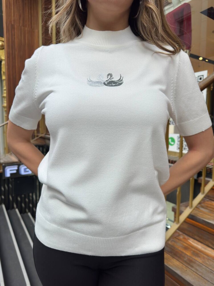 كنزة صوفية محبوكة - بنقشة البجعة - لون بيج فاتح - 32160 | كازي (طقم من 3 قطع S-M-L) - 4