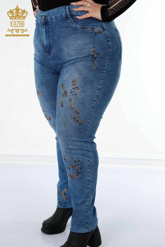 بنطلون جينز نسائي مطرز باللون الأزرق - 3607 | كازي