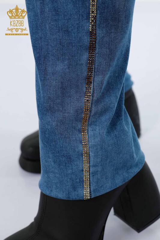 بنطلون جينز نسائي - فضي اللون مطرز بالأزرق - 3567 | كازي