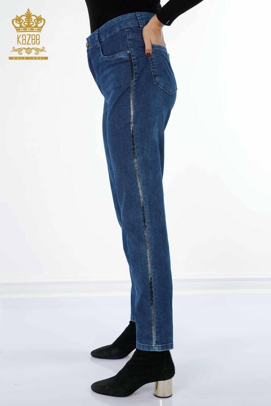 Venta al por mayor Jeans de Mujer con Raya Lateral Detalle de Piedras Escritas - 3636 | kazee