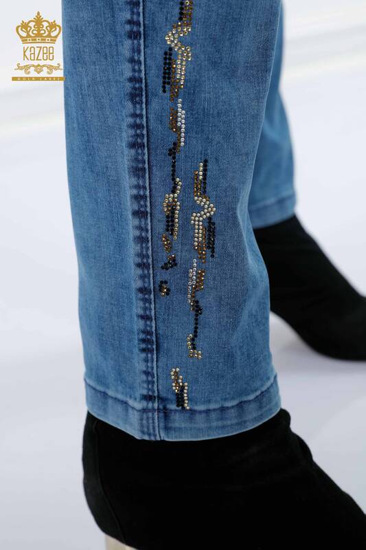 Venta al por mayor Jeans de mujer con bolsillos bordados de piedra de color a rayas - 3544 | kazee