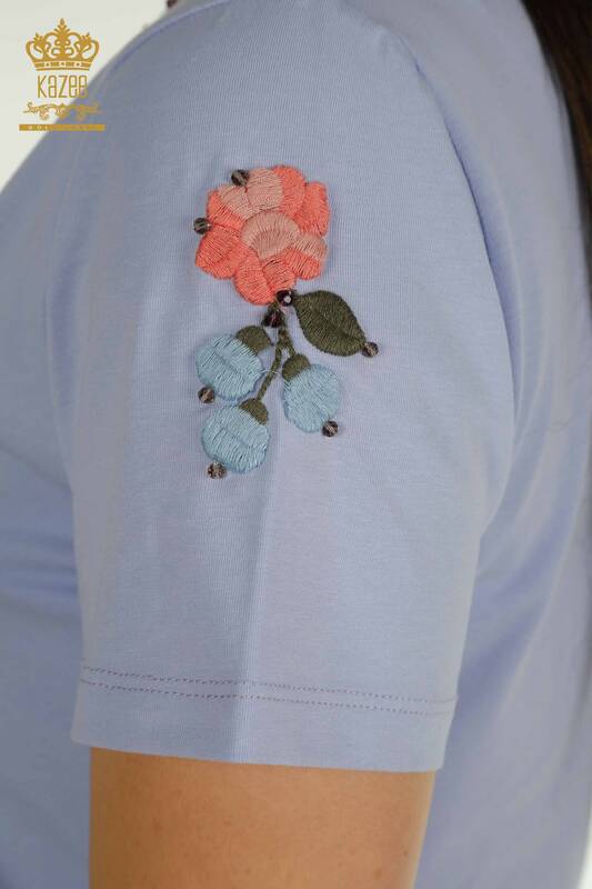 Venta al por mayor Blusa de mujer con bordado de flores de colores Lila - 79455 | KAZEE