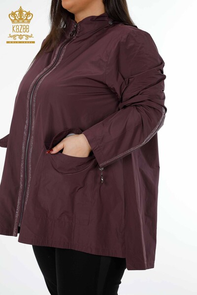 Venta al por mayor Impermeable para mujer con capucha y bolsillo con cremallera bordada en piedra - 7573 | kazee - Thumbnail