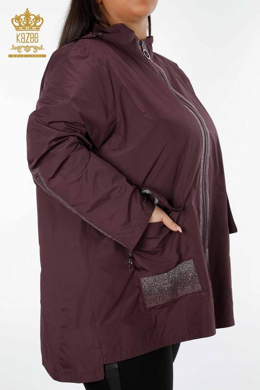Venta al por mayor Impermeable para mujer con capucha y bolsillo con cremallera bordada en piedra - 7573 | kazee