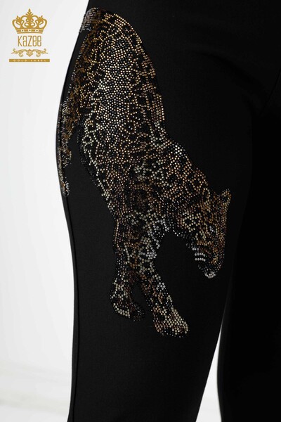 Venta al por mayor Pantalones de mujer con detalle de leopardo y bolsillos bordados en piedra - 3454 | kazee - Thumbnail