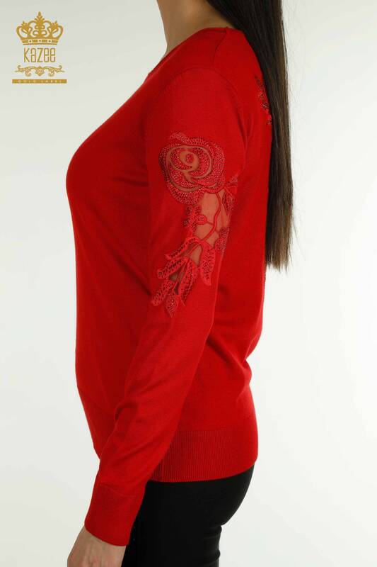 Venta al por mayor de Punto para Mujer Suéter Manga Roja con Detalle de Rosa - 15374 | KAZEE