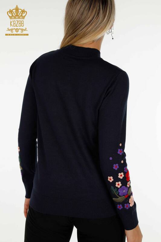 Venta al por mayor Suéter de punto para mujer con bordado floral Azul marino - 16760 | KAZEE