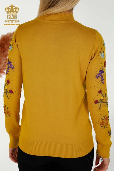 Venta al por mayor de Mujer Suéter de Punto Flor Colorida Bordada Azafrán - 16445 | KAZEE - 7