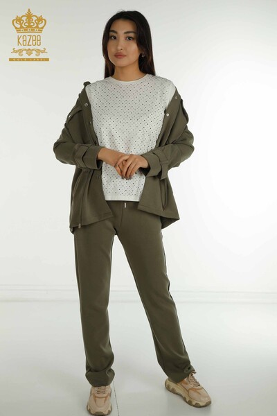 Venta al por mayor Conjunto de chándal triple para mujer con botones detallados color caqui - 17622 | KAZEE - 12