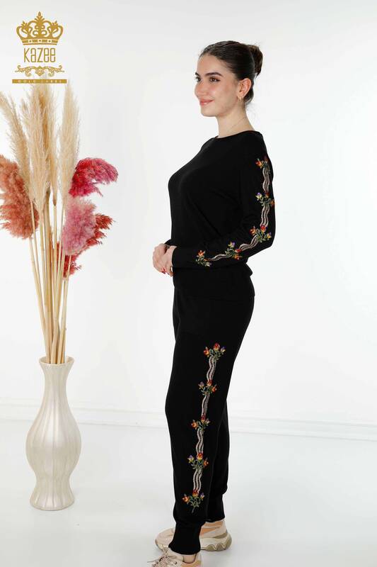 Venta al por mayor Conjunto de chándal para mujer con patrón floral colorido negro - 16528 | kazee