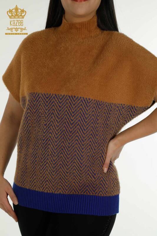 Женский вязаный свитер оптом из ангоры, двухцветный коричневый сакс - 30187 | КАZEE