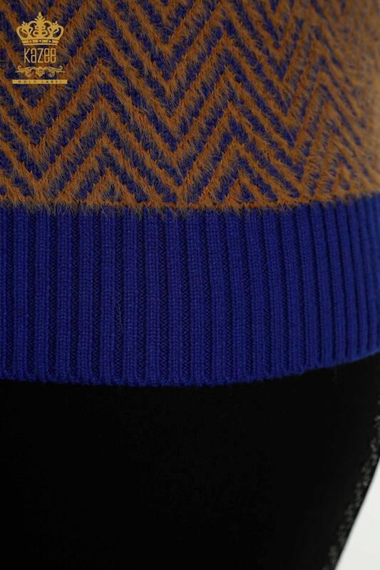 Женский вязаный свитер оптом из ангоры, двухцветный коричневый сакс - 30187 | КАZEE