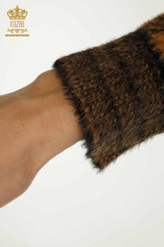 Женский вязаный свитер оптом из ангоры с рисунком коричневого цвета - 30320 | КАZEE