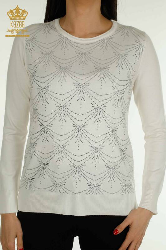 Женский вязаный свитер с длинным рукавом цвета экрю оптом - 30635 | КАZEE