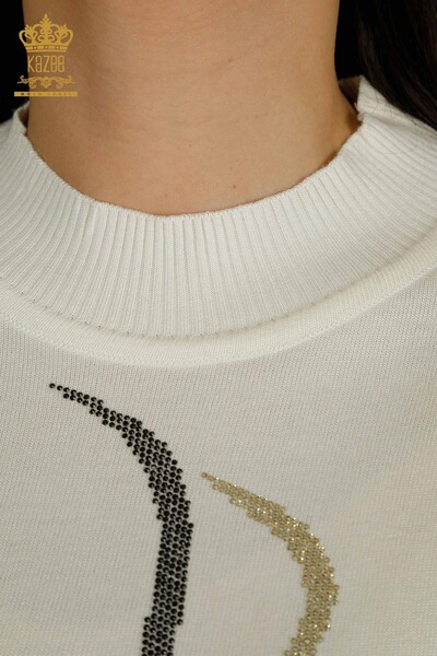 Женский вязаный свитер оптом с вышивкой камнями экрю - 30096 | КАZEE - Thumbnail