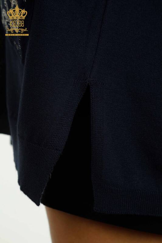 Женский вязаный свитер оптом с вышивкой камнями темно-синий - 30601 | КАZEE