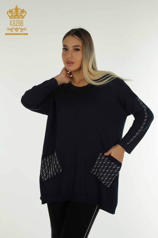 Женский вязаный свитер оптом с карманами темно-синего цвета - 30591 | КАZEE
