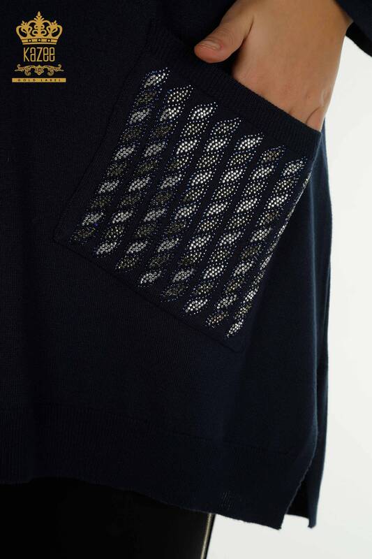 Женский вязаный свитер оптом с карманами темно-синего цвета - 30591 | КАZEE