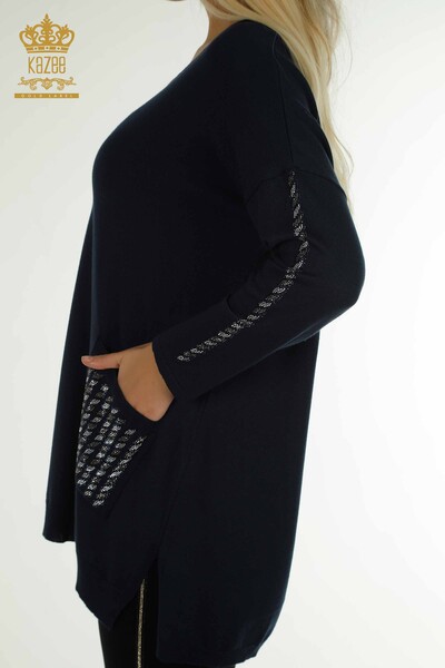 Женский вязаный свитер оптом с карманами темно-синего цвета - 30591 | КАZEE - 6