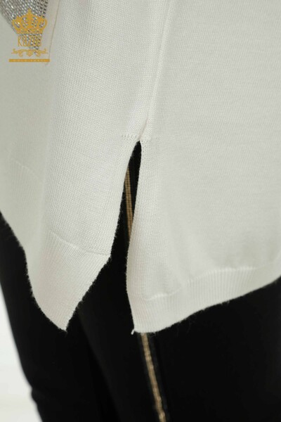 Женский вязаный свитер с карманами цвета экрю оптом - 30622 | КАZEE - Thumbnail