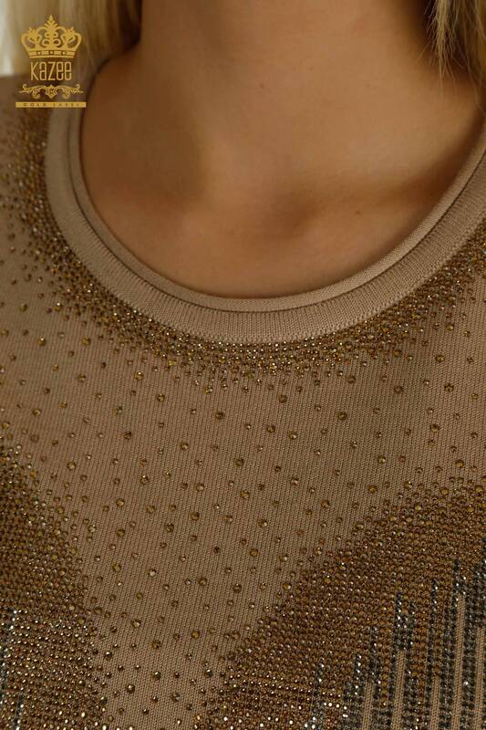 Женский вязаный свитер оптом с вышивкой кристаллами камня, бежевый - 30330 | КАZEE