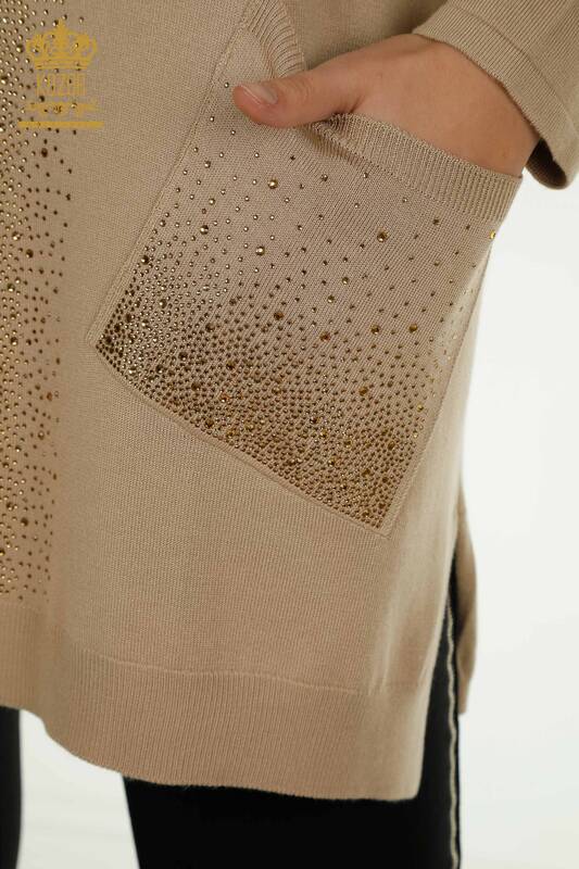 Женский вязаный свитер оптом с вышивкой кристаллами камня, бежевый - 30602 | КАZEE