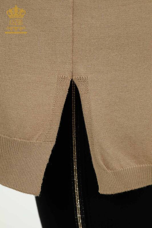 Женский вязаный свитер оптом с вышивкой кристаллами камня, бежевый - 30602 | КАZEE