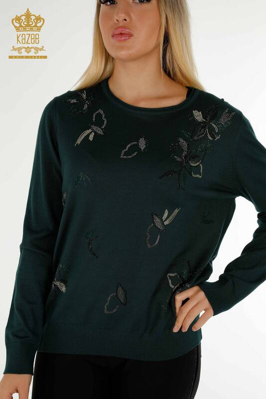 Женский вязаный свитер оптом с вышивкой кристаллами камня Нефти - 30467 | КАZEE