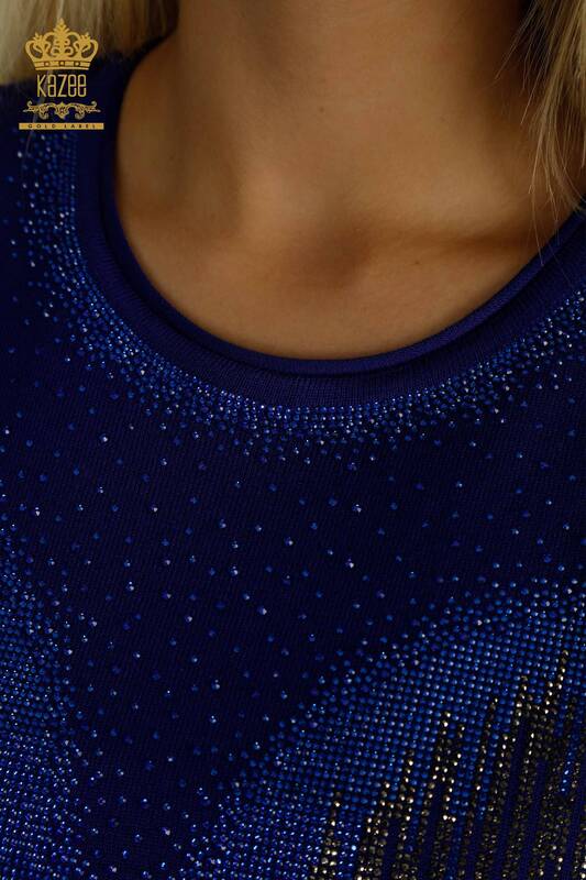 Женский вязаный свитер оптом Сакс с вышивкой хрустальным камнем - 30330 | КAZEE
