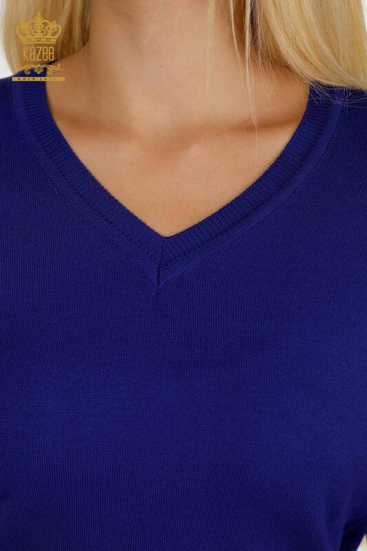 Пуговицы женского трикотажного свитера оптом, детальный электрический цвет - 30139 | КАZEE