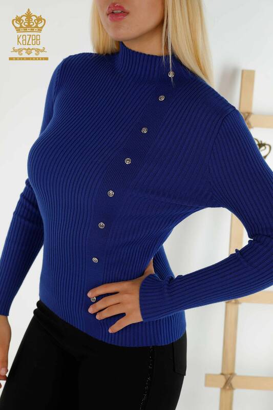 Пуговицы женского трикотажного свитера оптом, детальный электрический цвет - 30394 | КАZEE