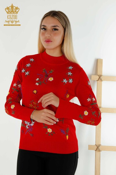 Kazee - Женский вязаный свитер красного цвета с яркой цветочной вышивкой оптом - 16445 | КАZEE