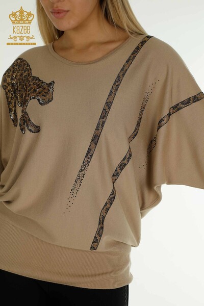 Kazee - Женский вязаный свитер оптом с леопардовой вышивкой, бежевый - 30633 | КAZEE (1)