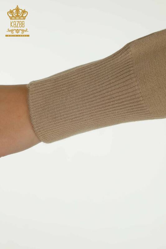 Женский вязаный свитер оптом с леопардовой вышивкой, бежевый - 30633 | КAZEE