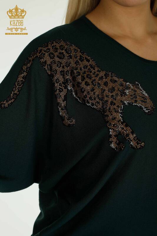 Женский вязаный свитер оптом с леопардовой вышивкой Нефти - 30633 | КАZEE