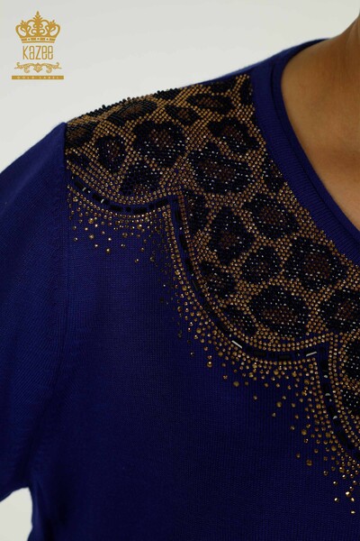 Женский вязаный свитер оптом сакс с леопардовой вышивкой - 30329 | КАZEE - Thumbnail