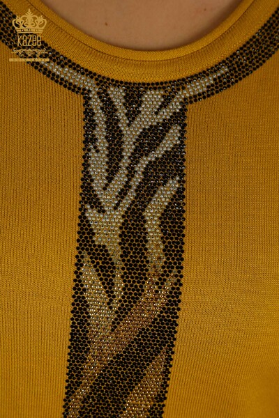 Женский вязаный свитер оптом с леопардовой вышивкой шафраном - 30324 | КАZEE - Thumbnail