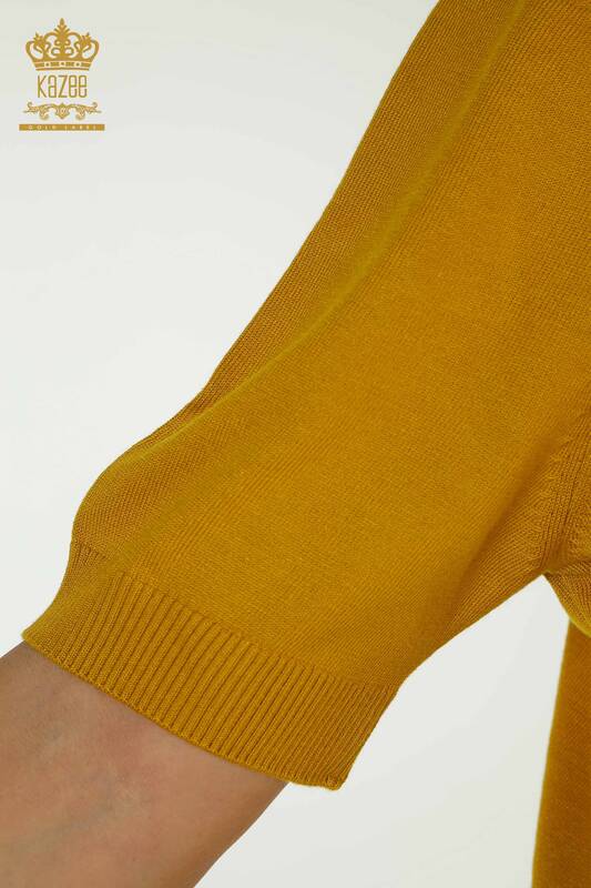 Женский вязаный свитер оптом с леопардовой вышивкой шафраном - 30329 | КАZEE