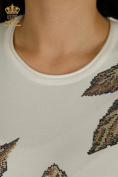 Женский трикотажный свитер с рисунком листьев экрю оптом - 30477 | КАZEE - Thumbnail